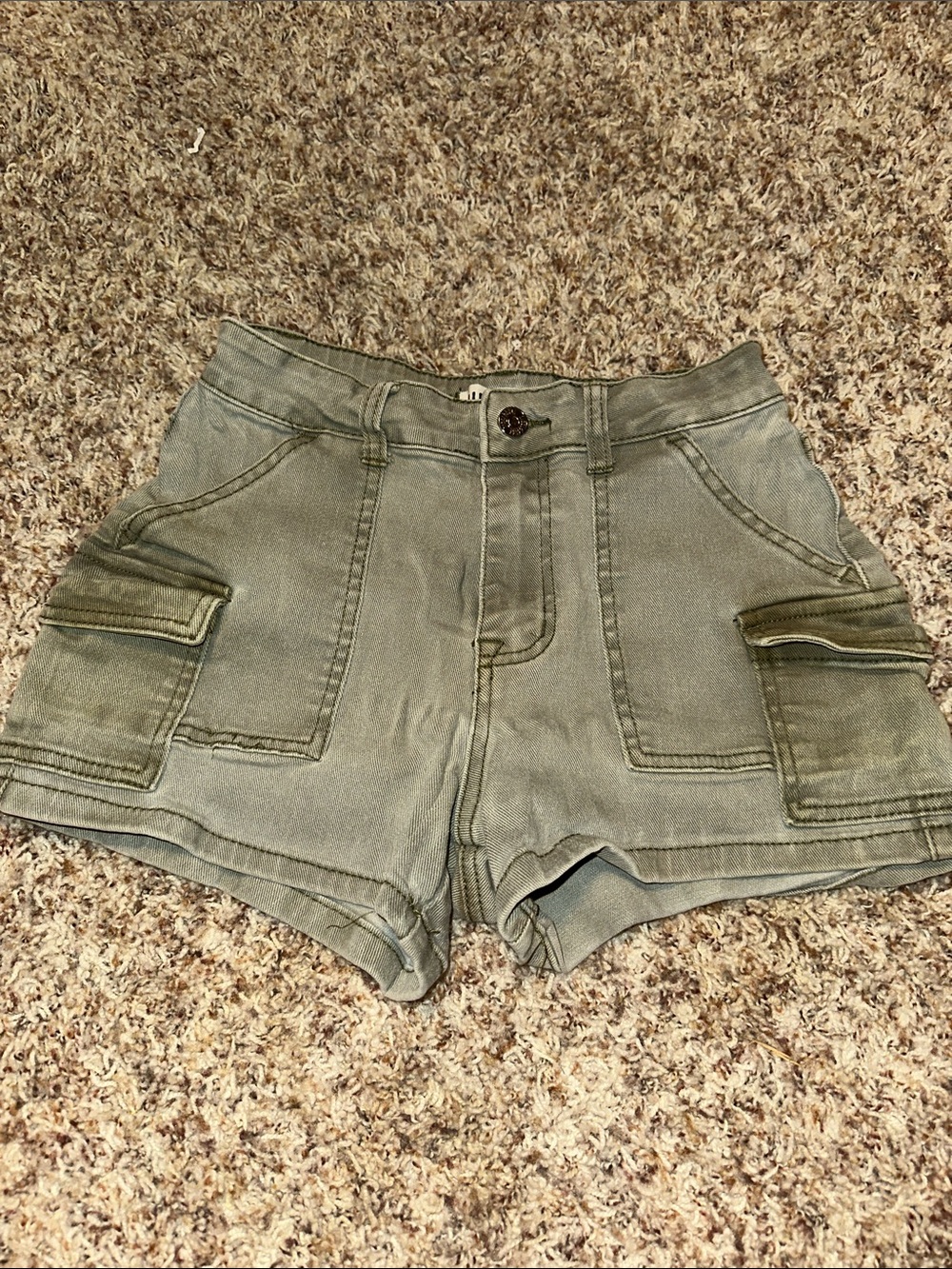 High-Rise Cargo Women’s Shorts - Olive Green
